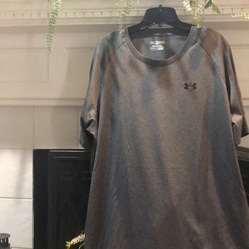 Men’s UA heat gear t shirt